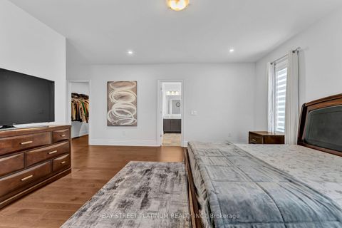Photo 34 at 18 Woodgate Pines Drive, Kleinburg, Vaughan
