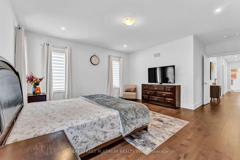 Photo 35 at 18 Woodgate Pines Drive, Kleinburg, Vaughan