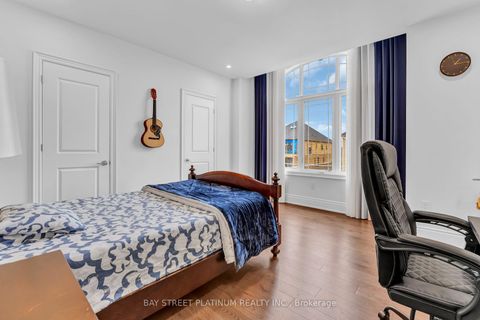 Photo 37 at 18 Woodgate Pines Drive, Kleinburg, Vaughan