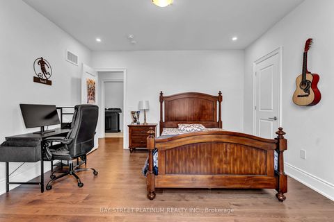Photo 38 at 18 Woodgate Pines Drive, Kleinburg, Vaughan