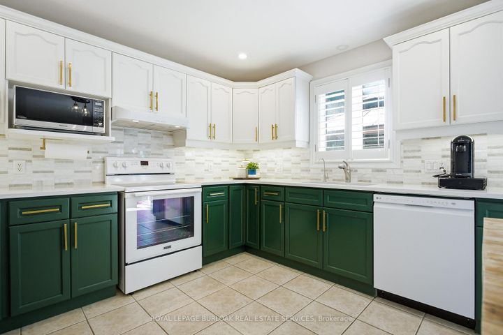 Photo 10 at 36 Wiltshire Place, Meadowlands, Hamilton