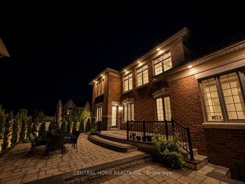 Photo 2 at 33 James Stokes Court, King City, King