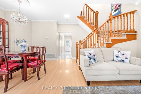 Photo 7 at 211 Downey Circle, Bayview Wellington, Aurora