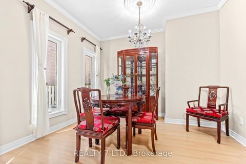 Photo 8 at 211 Downey Circle, Bayview Wellington, Aurora