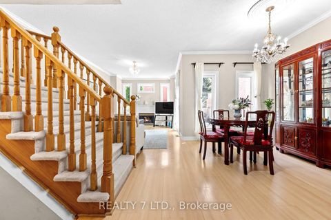 Photo 9 at 211 Downey Circle, Bayview Wellington, Aurora