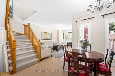 Photo 10 at 211 Downey Circle, Bayview Wellington, Aurora