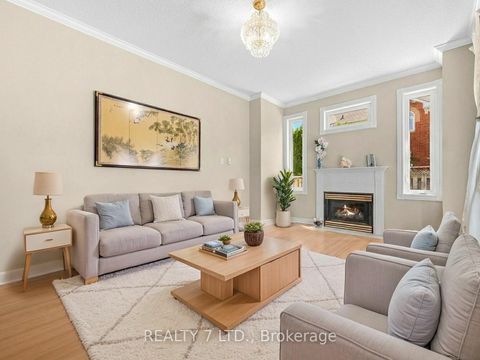 Photo 13 at 211 Downey Circle, Bayview Wellington, Aurora