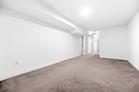 Photo 28 at 211 Downey Circle, Bayview Wellington, Aurora