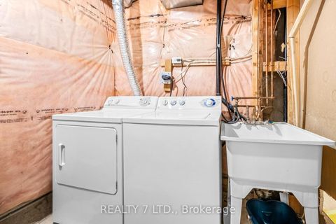 Photo 34 at 211 Downey Circle, Bayview Wellington, Aurora
