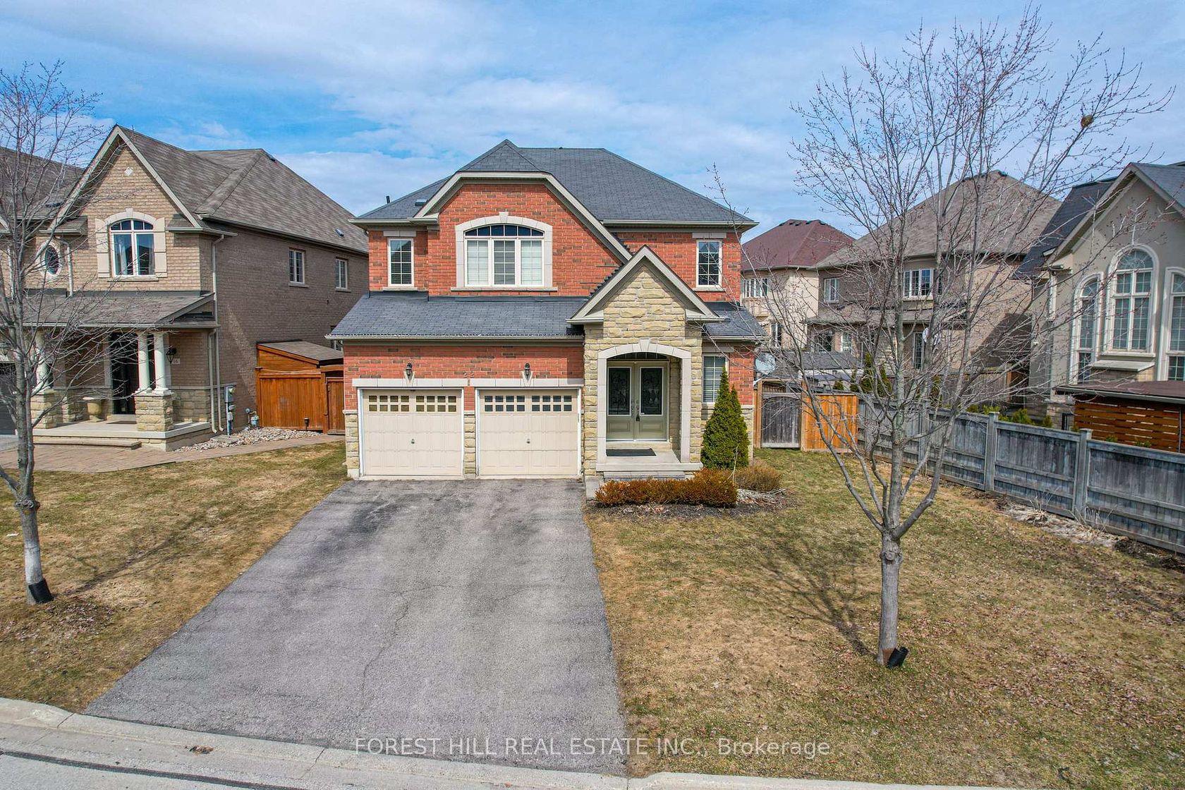 22 Mccombe Lane, Patterson, Vaughan photo number 2