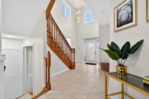 Photo 9 at 75 Twin Hill Crescent, Vellore Village, Vaughan
