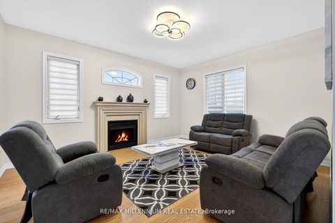 Photo 12 at 75 Twin Hill Crescent, Vellore Village, Vaughan
