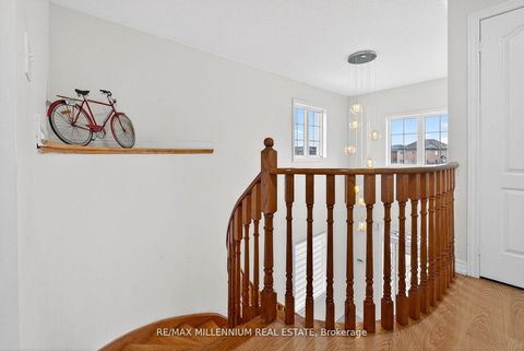 Photo 18 at 75 Twin Hill Crescent, Vellore Village, Vaughan