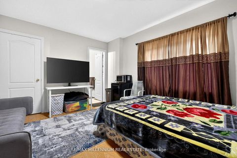 Photo 24 at 75 Twin Hill Crescent, Vellore Village, Vaughan