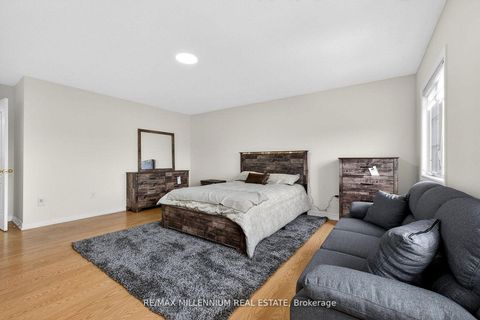 Photo 32 at 75 Twin Hill Crescent, Vellore Village, Vaughan