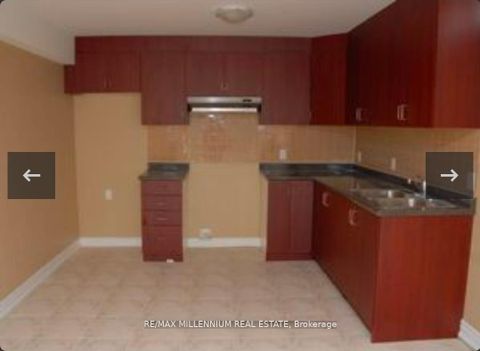 Photo 34 at 75 Twin Hill Crescent, Vellore Village, Vaughan