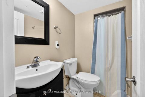 Photo 37 at 75 Twin Hill Crescent, Vellore Village, Vaughan