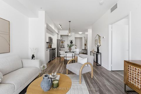 Photo 2 at 618 - 30 Roehampton Avenue, Mount Pleasant West, Toronto