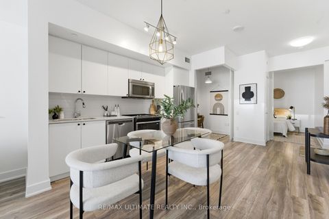 Photo 6 at 618 - 30 Roehampton Avenue, Mount Pleasant West, Toronto