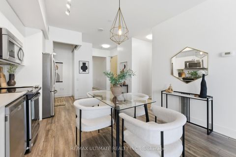 Photo 10 at 618 - 30 Roehampton Avenue, Mount Pleasant West, Toronto
