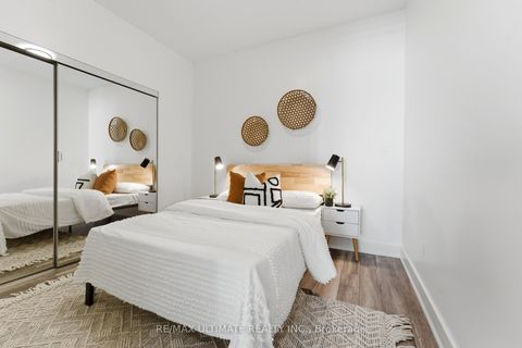Photo 17 at 618 - 30 Roehampton Avenue, Mount Pleasant West, Toronto