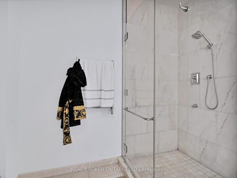 Photo 16 at 3803 - 183 Wellington Street W, Waterfront Communities C1, Toronto