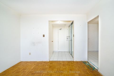 Photo 3 at 1002 - 155 Marlee Avenue, Belgravia, Toronto