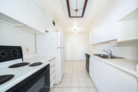Photo 8 at 1002 - 155 Marlee Avenue, Belgravia, Toronto