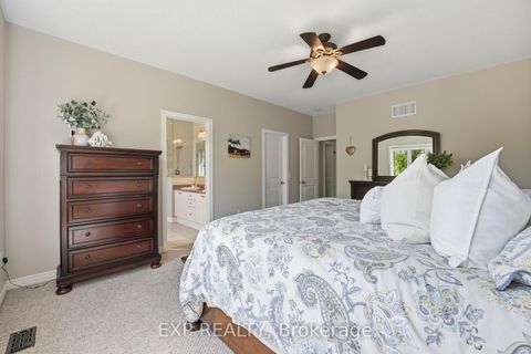 Photo 15 at 25 Manor Forest Road, Mt Albert, East Gwillimbury