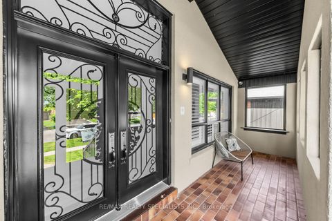Photo 2 at 654 Woodbridge Avenue, West Woodbridge, Vaughan