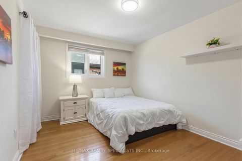 Photo 13 at 654 Woodbridge Avenue, West Woodbridge, Vaughan