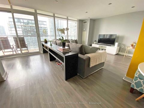 Photo 10 at 1618 - 4K Spadina Avenue, Waterfront Communities C1, Toronto