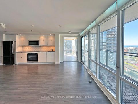 Photo 13 at 1618 - 4K Spadina Avenue, Waterfront Communities C1, Toronto
