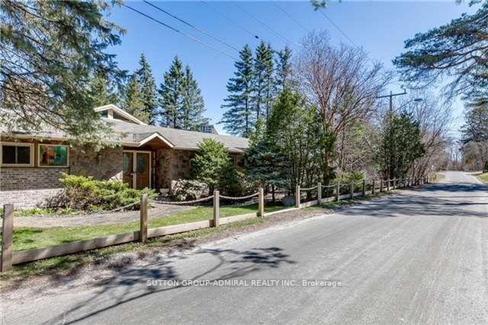 18 Mill Street, Uplands, Vaughan photo number 2