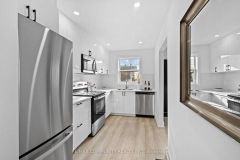 Photo 2 at 340 Albany Avenue, Casa Loma, Toronto