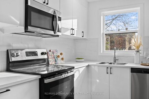 Photo 3 at 340 Albany Avenue, Casa Loma, Toronto