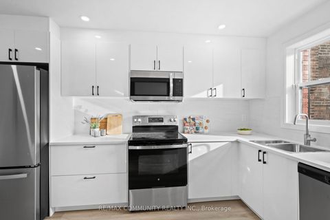 Photo 4 at 340 Albany Avenue, Casa Loma, Toronto