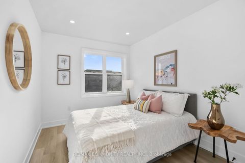 Photo 19 at 340 Albany Avenue, Casa Loma, Toronto