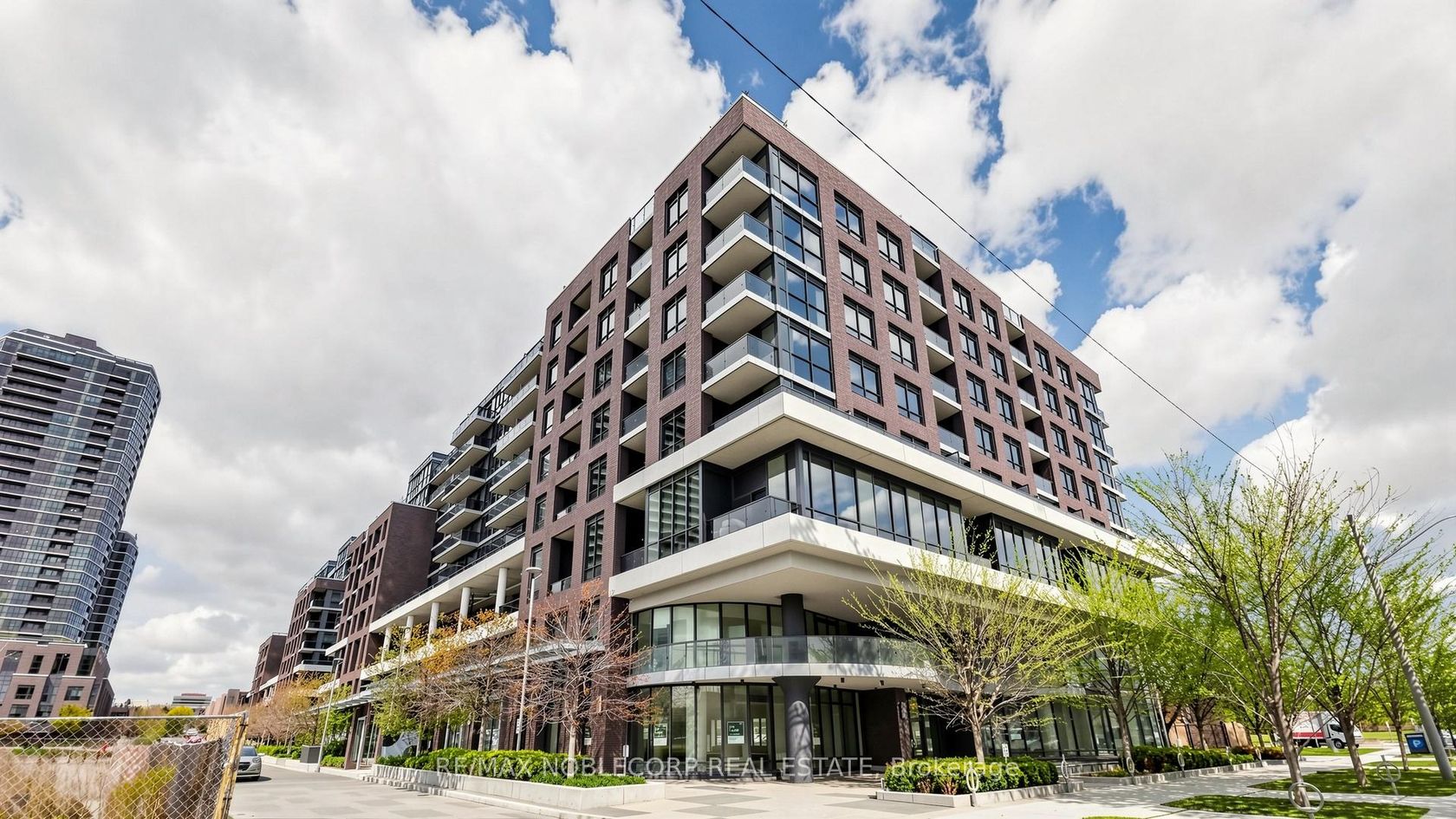 616 - 10 Gibbs Road, City Centre West, Toronto photo number 2