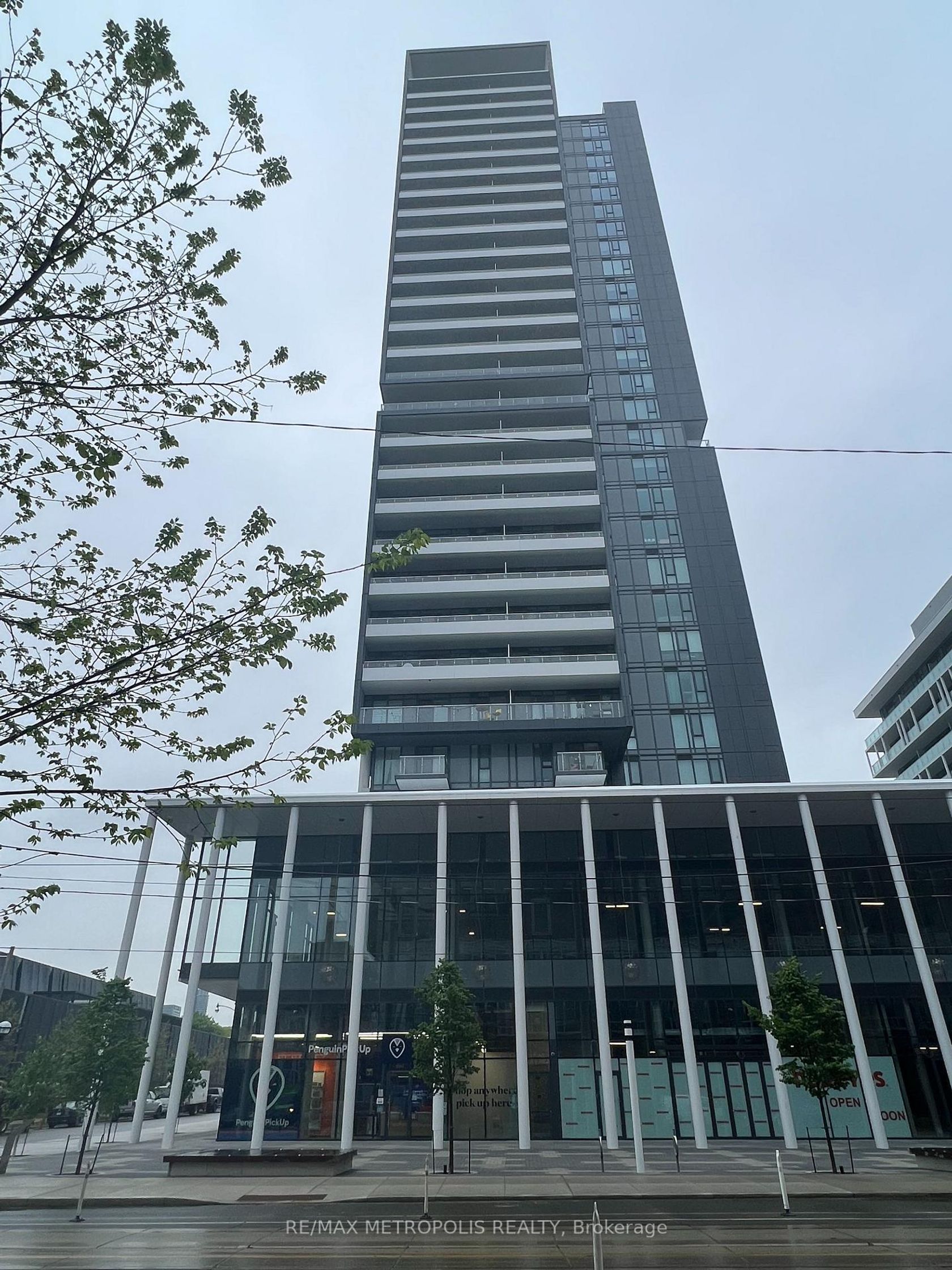 2003W - 225 Sumach Street, Regent Park, Toronto photo number 2