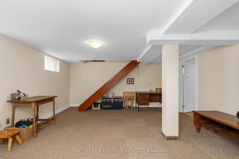 Photo 17 at 51 Henry Street, Queen's Park, Barrie