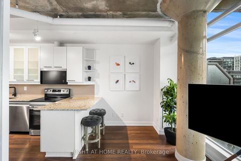 Photo 4 at 807 - 66 Portland Street, Waterfront Communities C1, Toronto