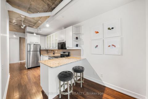 Photo 5 at 807 - 66 Portland Street, Waterfront Communities C1, Toronto
