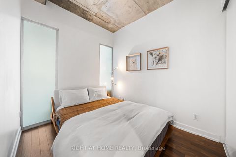 Photo 11 at 807 - 66 Portland Street, Waterfront Communities C1, Toronto
