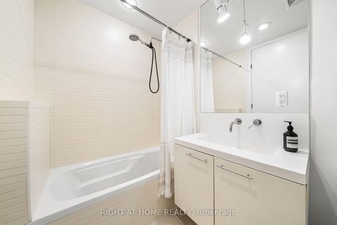 Photo 13 at 807 - 66 Portland Street, Waterfront Communities C1, Toronto