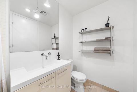 Photo 14 at 807 - 66 Portland Street, Waterfront Communities C1, Toronto