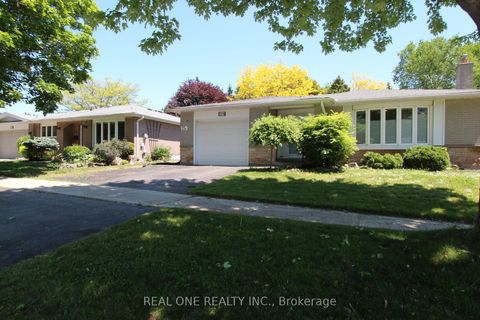 Photo 0 at 25 Bigwin Drive, Aurora Heights, Aurora