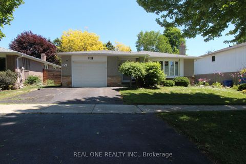 Photo 1 at 25 Bigwin Drive, Aurora Heights, Aurora