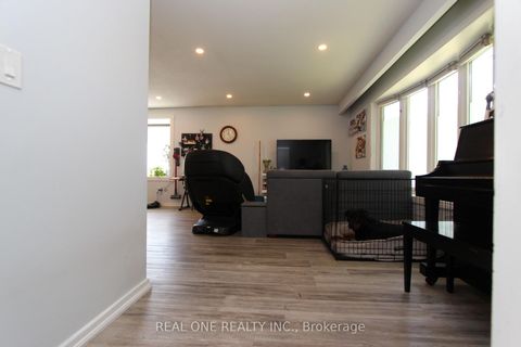 Photo 5 at 25 Bigwin Drive, Aurora Heights, Aurora