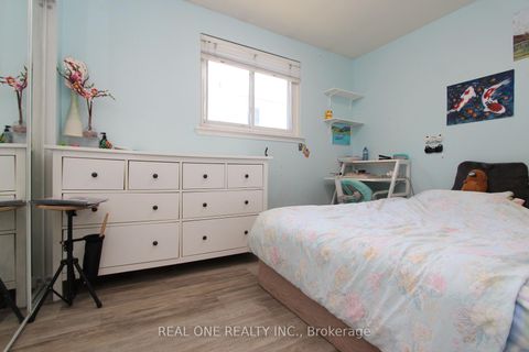 Photo 10 at 25 Bigwin Drive, Aurora Heights, Aurora